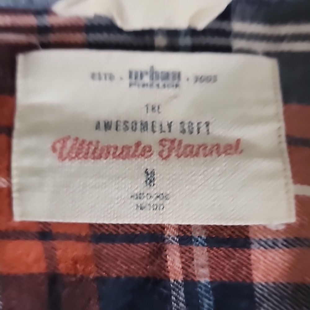 Classic Red Flannel Button Up Shirt Size M - Picture 6 of 6